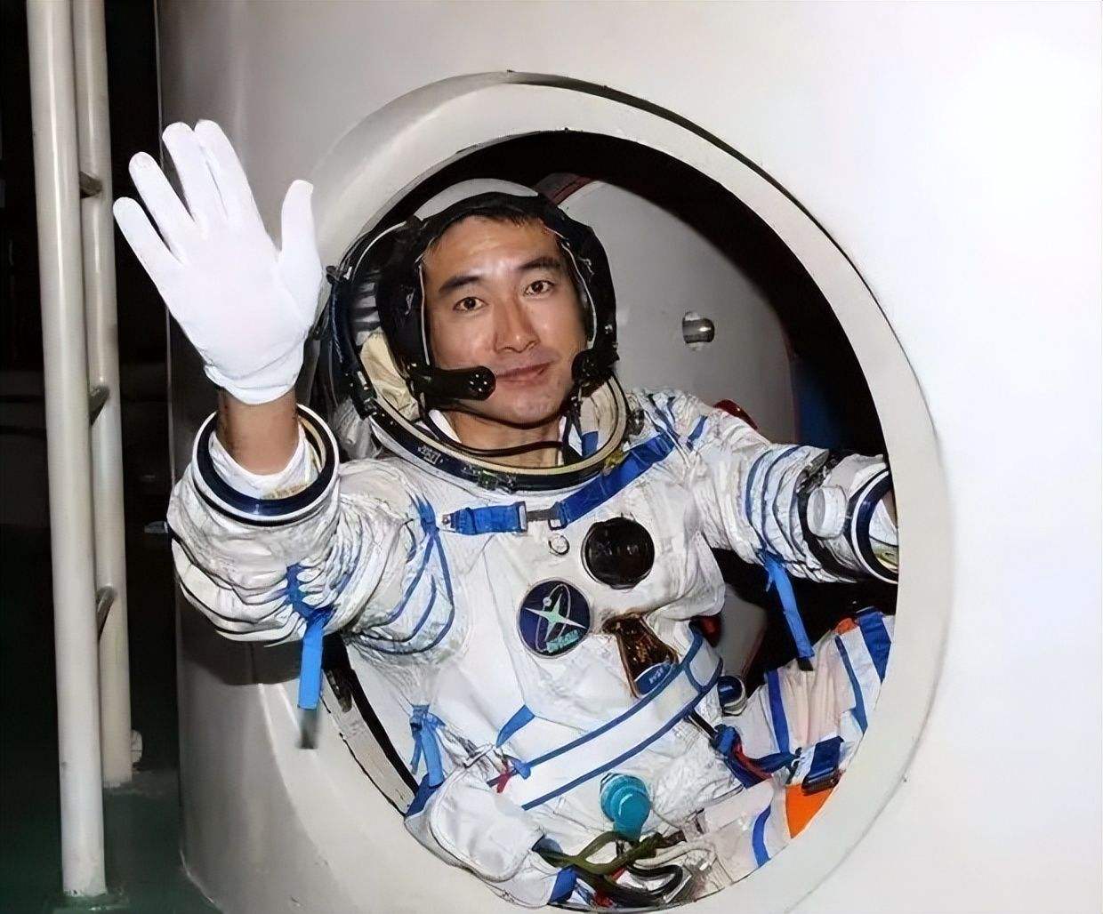 [6名航天员将共同在太空出差]3位航天员太空出差都带了什么!