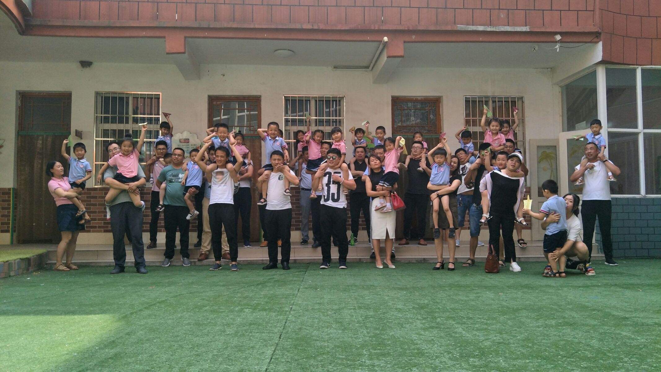 关于TG纸飞机吃瓜群的信息