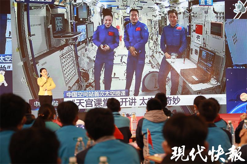 [太空出差三人组]20226月5日太空出差三人组