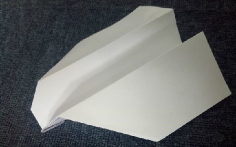 [a4纸飞机怎么折飞得远]A4纸飞机怎么折飞得远飞得久
