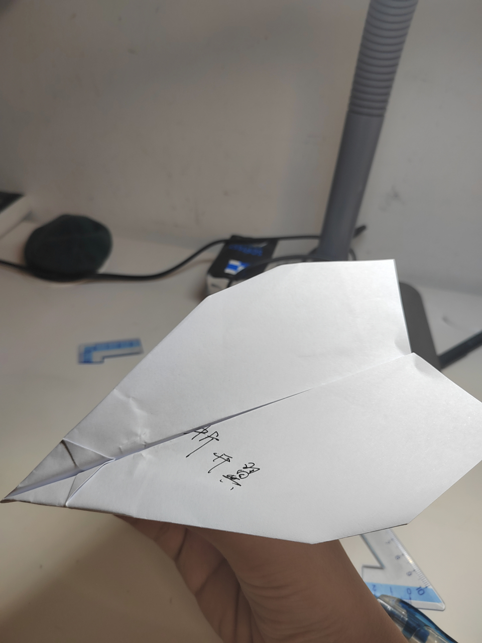 纸飞机怎么没消息提醒-纸飞机怎么不能给陌生人发消息