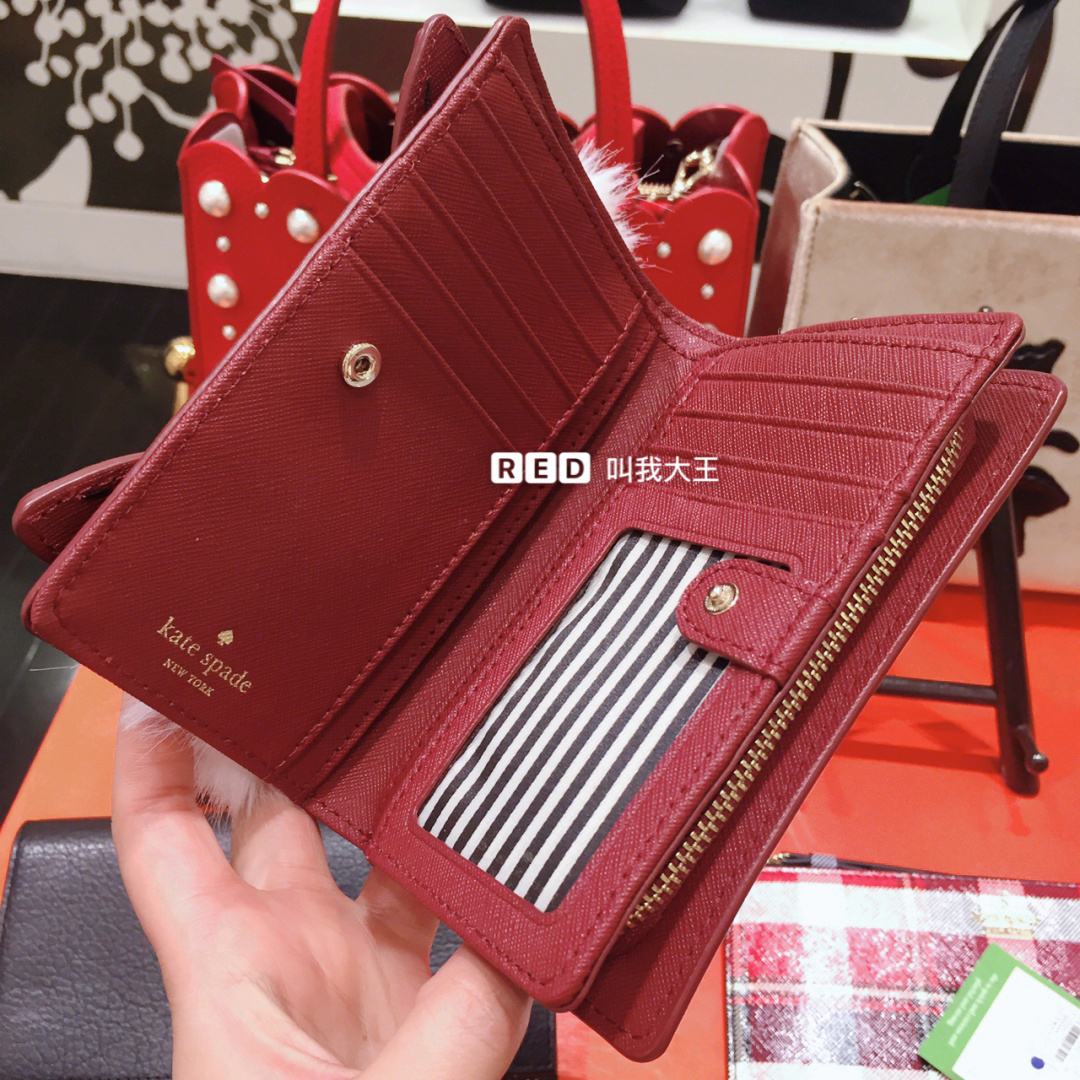 狐狸钱包是哪个国家的品牌衣服-狐狸钱包是哪个国家的品牌衣服啊